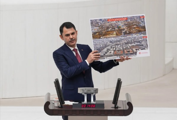 Murat Kurum açıklamalarda bulundu! 'Devlet nerede' diyenlere asrın inşası ile cevap verdik